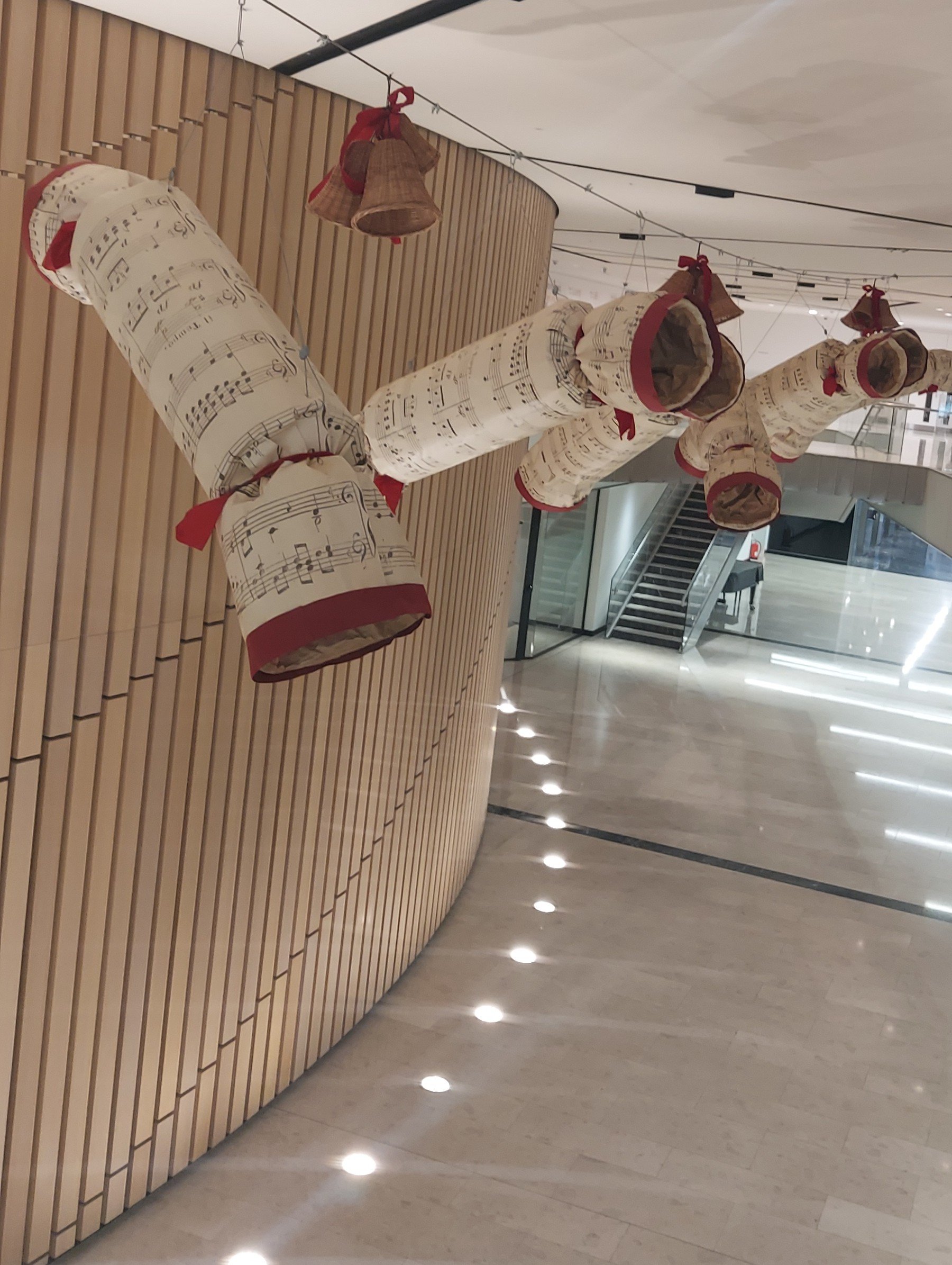 Picture 8 Giant Suspended Crackers UBS Christmas