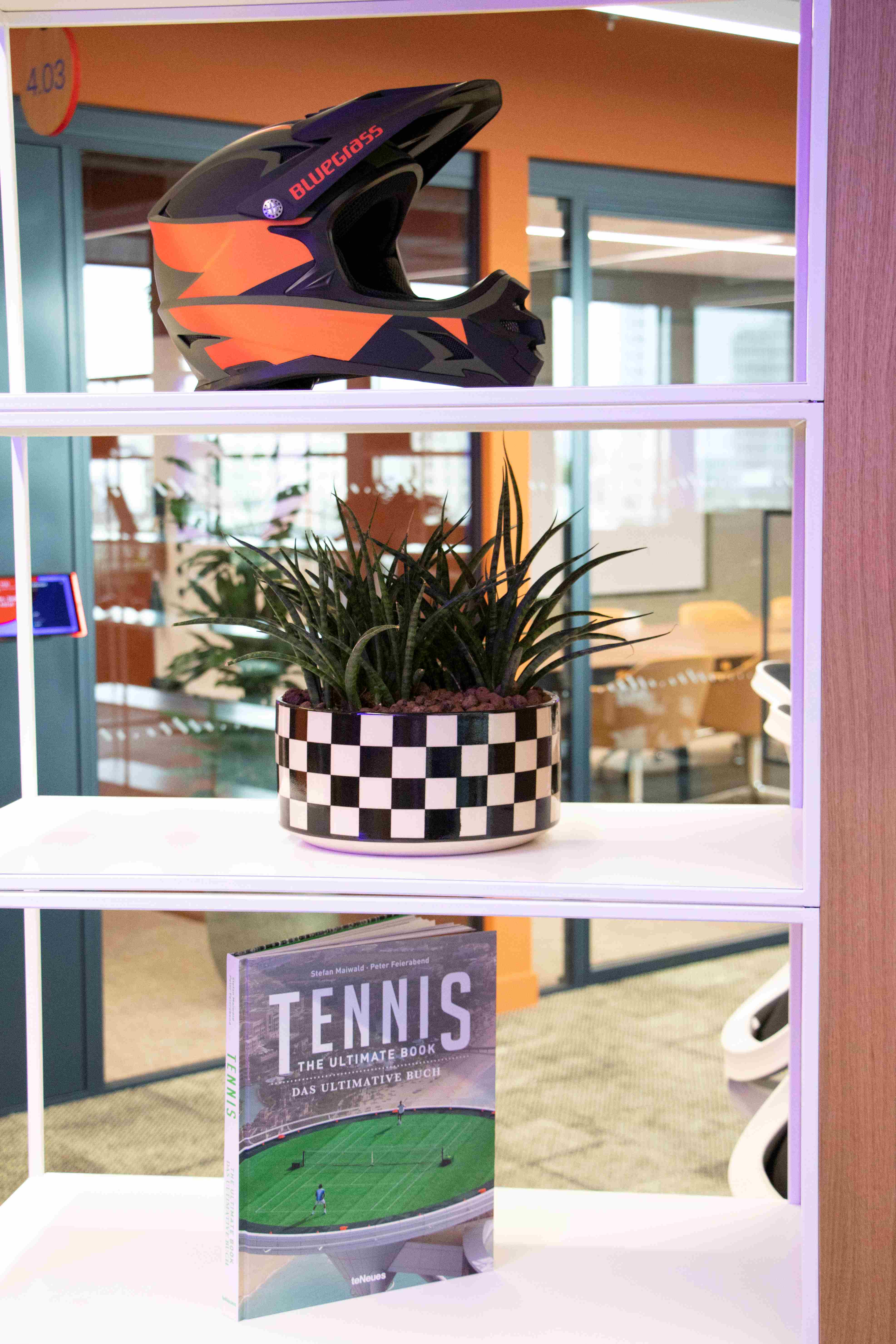 Photo 4 Sport 4th Floor Checkered Flag Planter lr